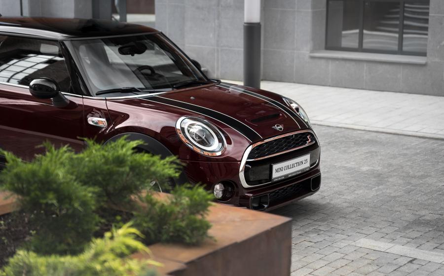 Детали экстерьера Mini Cooper S Collection 25 (F56) 2018 года  (RU) (фото 5 из 5)